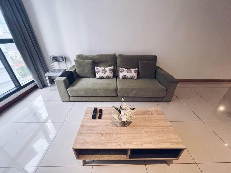 Apartment Promoconnected Train 2 Bedroom *