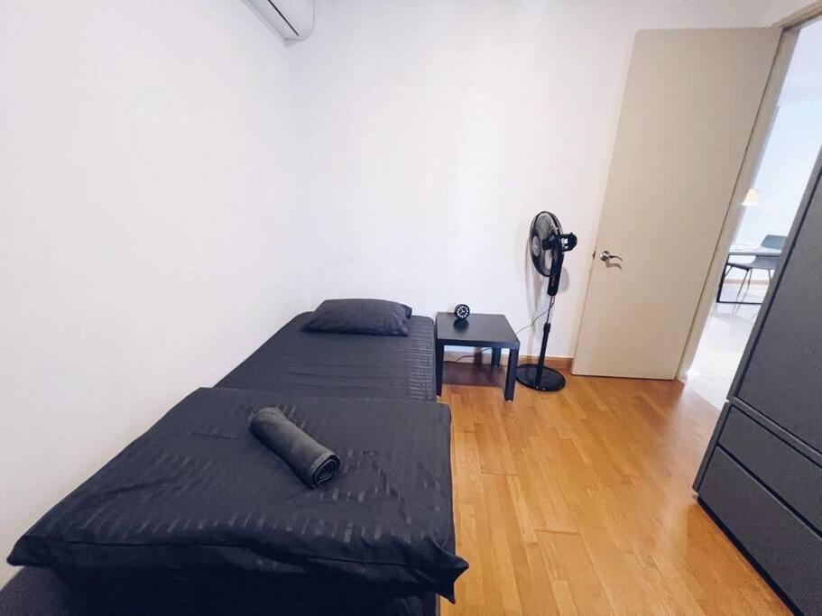 Apartment Promoconnected Train 2 Bedroom *